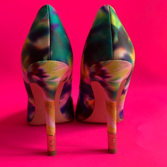 BABBITTA PRINTED PUMPS by Guess - Picture 4 of 7